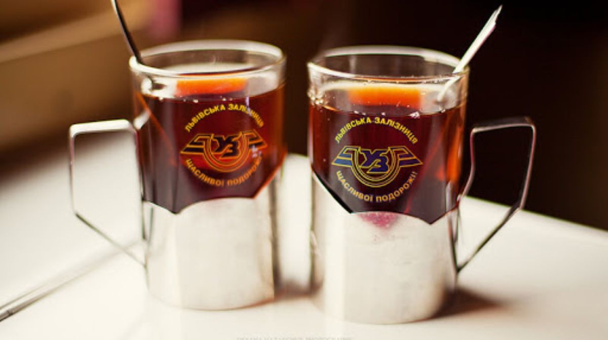 В поездах "Укрзалізниці" возобновили продажу чая и кофе, но есть один нюанс