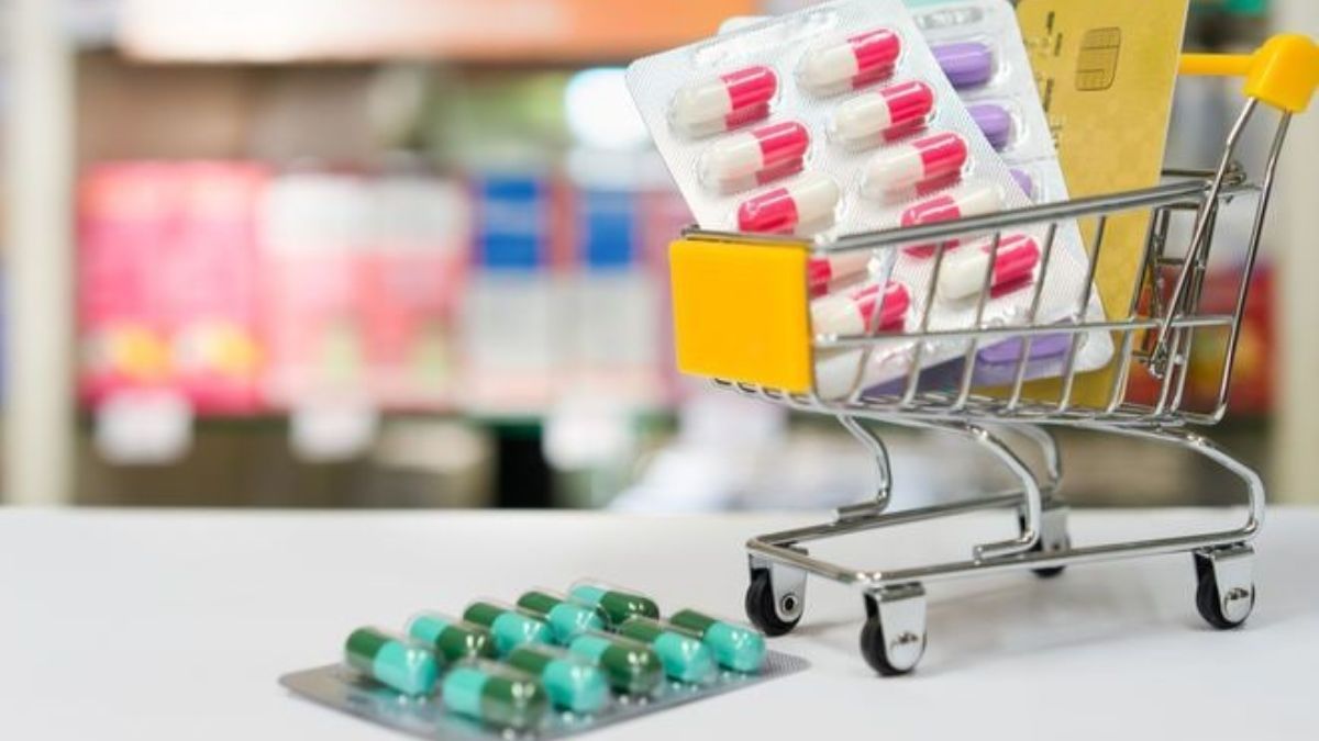 Как простым украинцам меньше платить за лекарства?