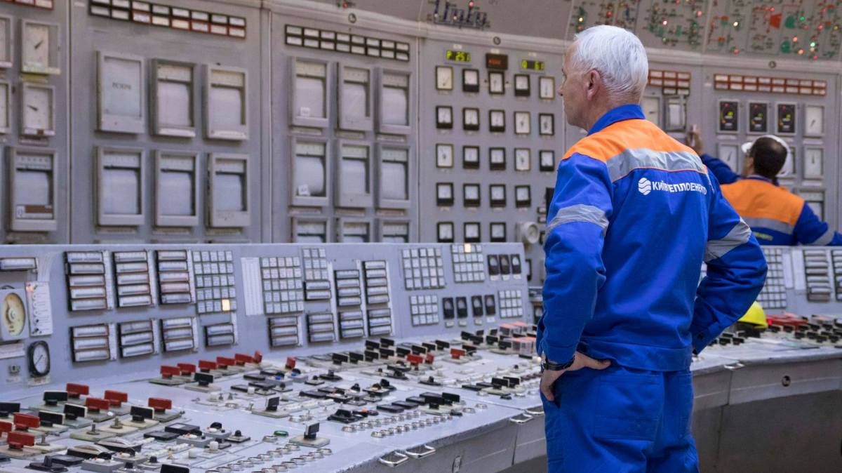 Из-за лютых морозов в Киеве аварийные бригады коммунальщиков перевели в усиленный режим работы