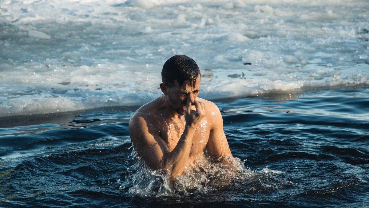 Поздравления на Крещение 2021: прикольные и короткие СМС в стихах и прозе