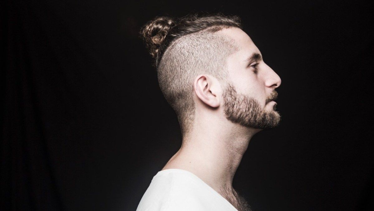 Британский электронщик Elderbrook везет в Киев первый сольный альбом