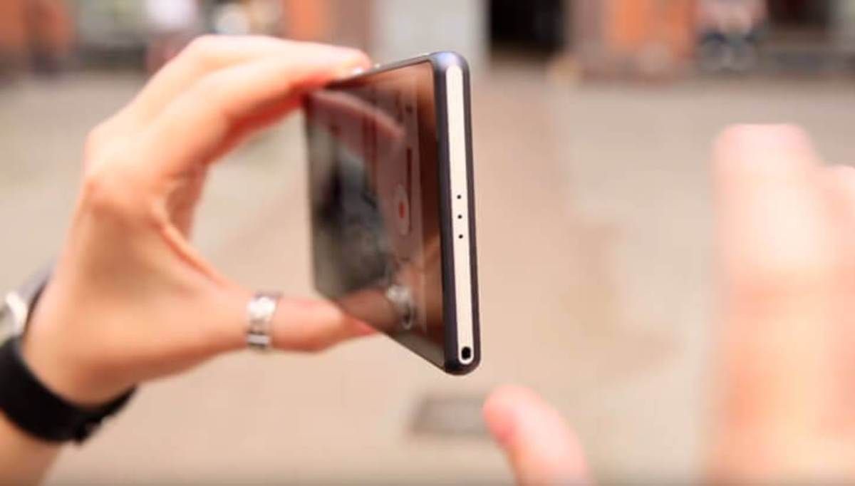 В Киеве мужчина избил женщину за то, что она снимала его на видео