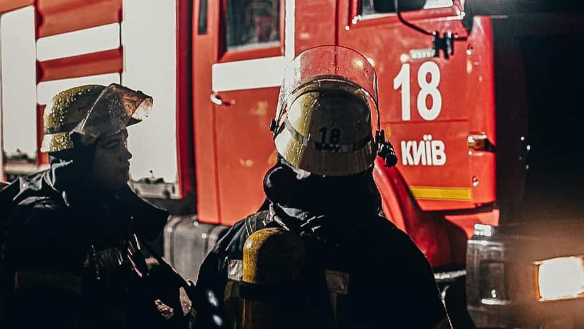 В Киеве в Соломенском районе рано утром загорелась квартира