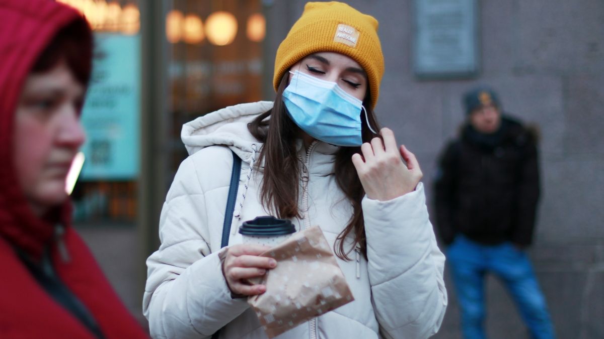 Еще 999 новых больных коронавирусом в Киеве: кто заболел