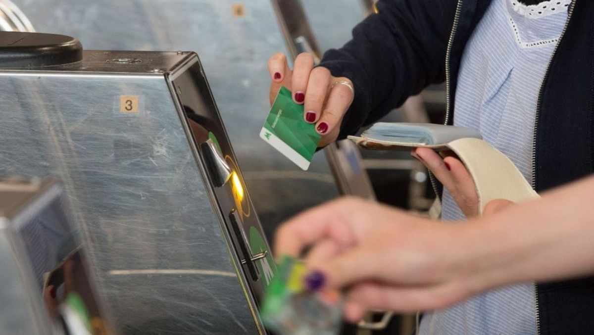 В Киеве с 1 апреля перестают действовать "зеленые карты" метро