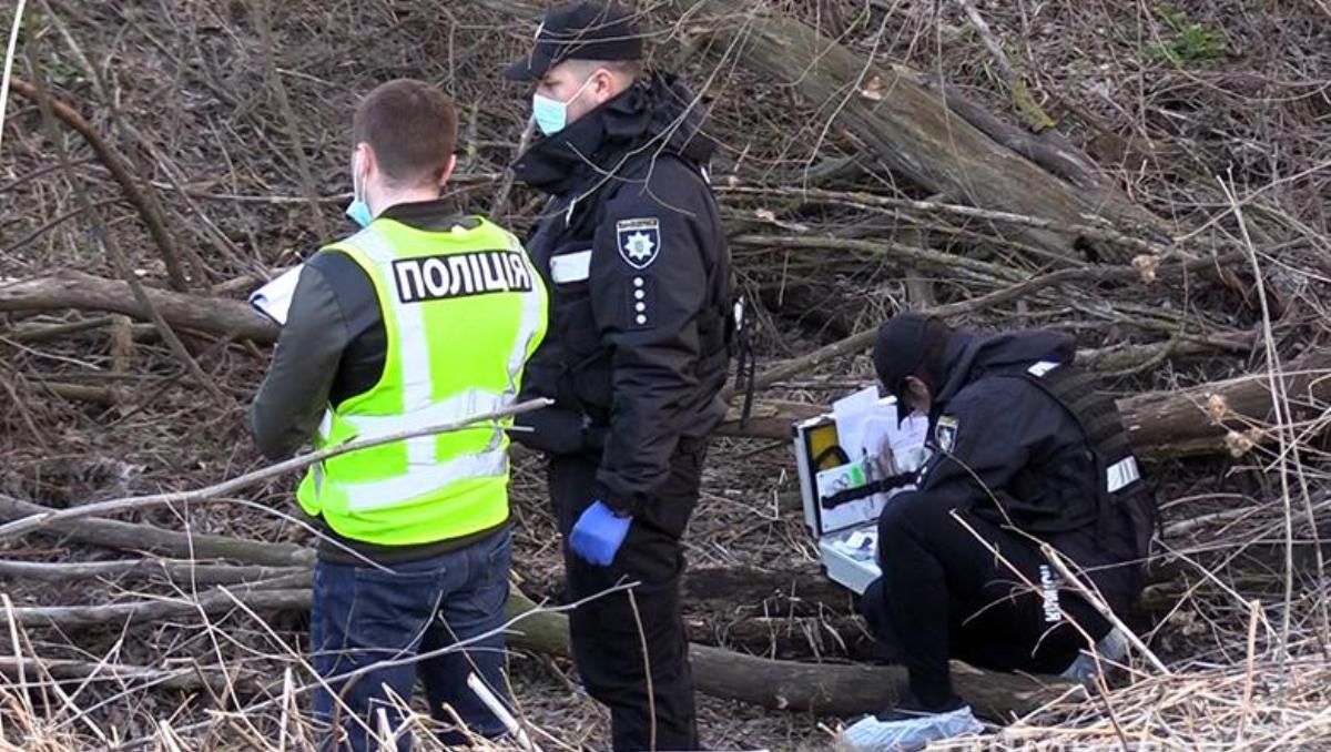 В канаве под Киевом нашли тело мужчины с ножевыми: в убийстве подозревают трех человек
