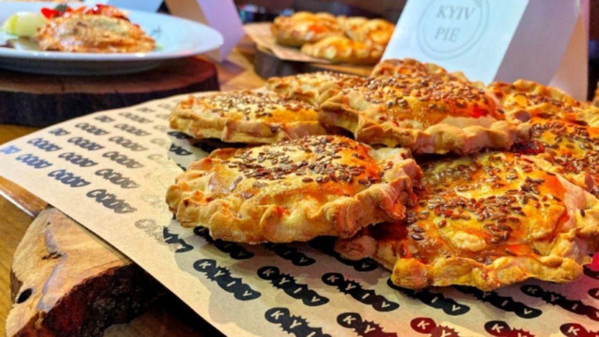 В Киве впервые проведут «Kyiv Food Travel Awards-2021»: как принять участие, кого и за что могут наградить