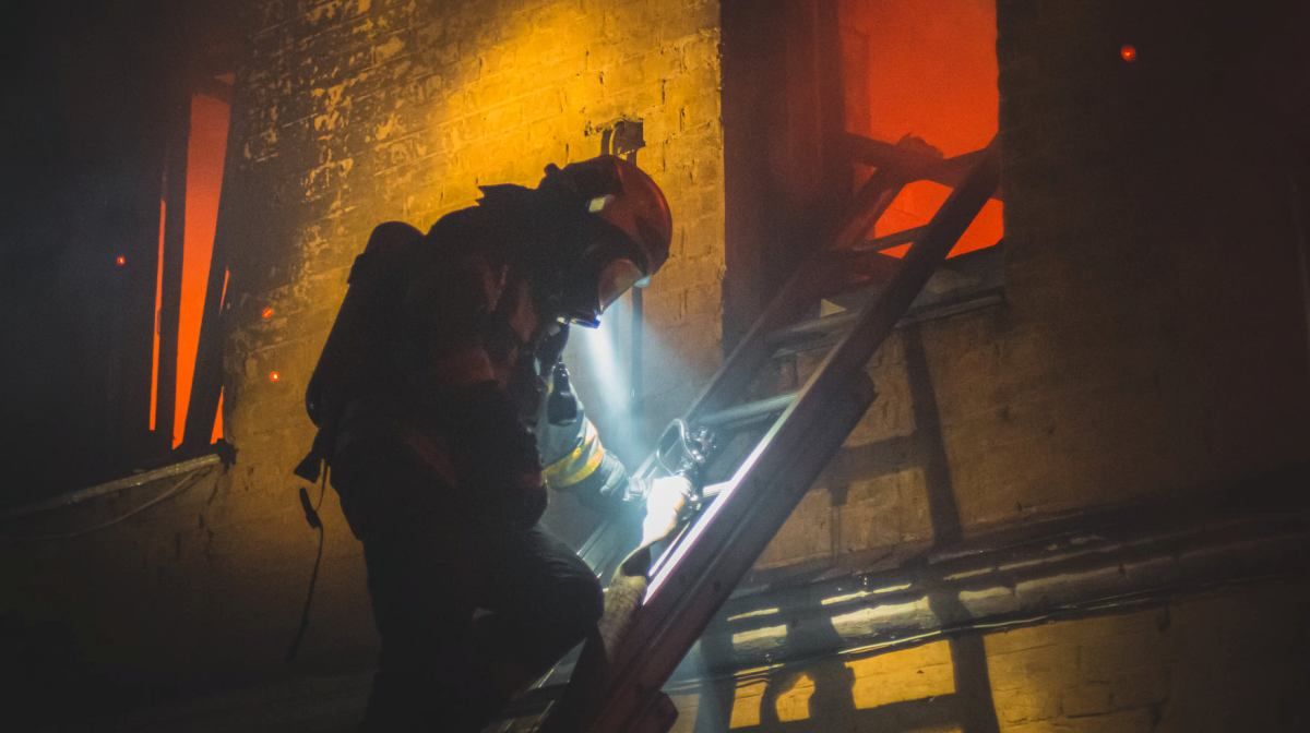 В Киеве во время пожара погибли два человека