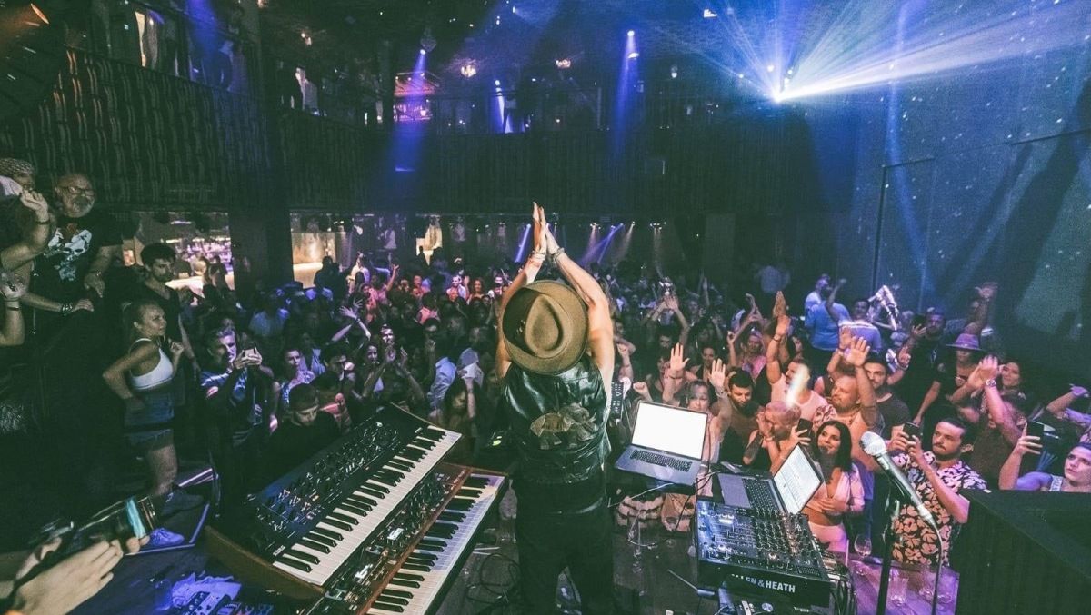 Этнобит и техно: в Киев едет звезда электронной музыки SATORI