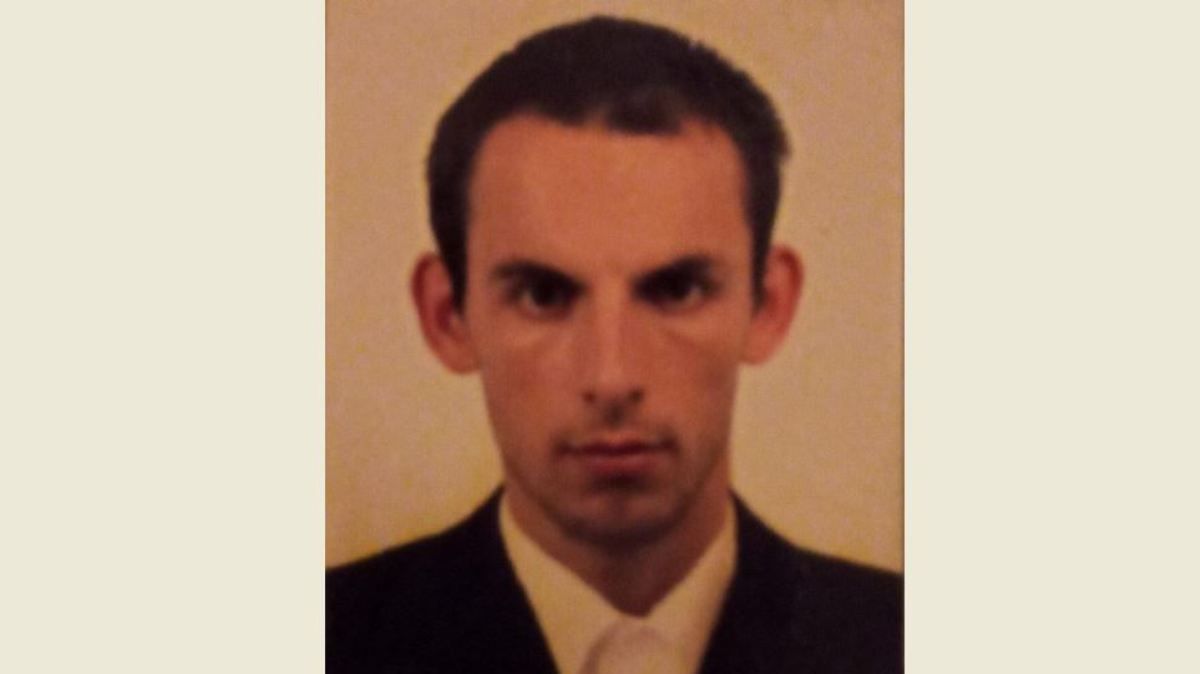 В Киеве без вести пропал мужчина с инвалидностью: при ходьбе хромает с наклоном вперед