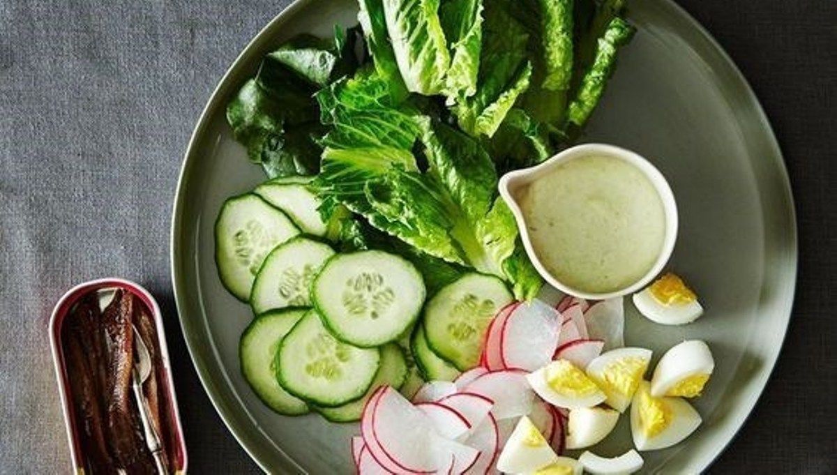 Где в Киеве купить свежие редиску и огурцы возле дома: адреса