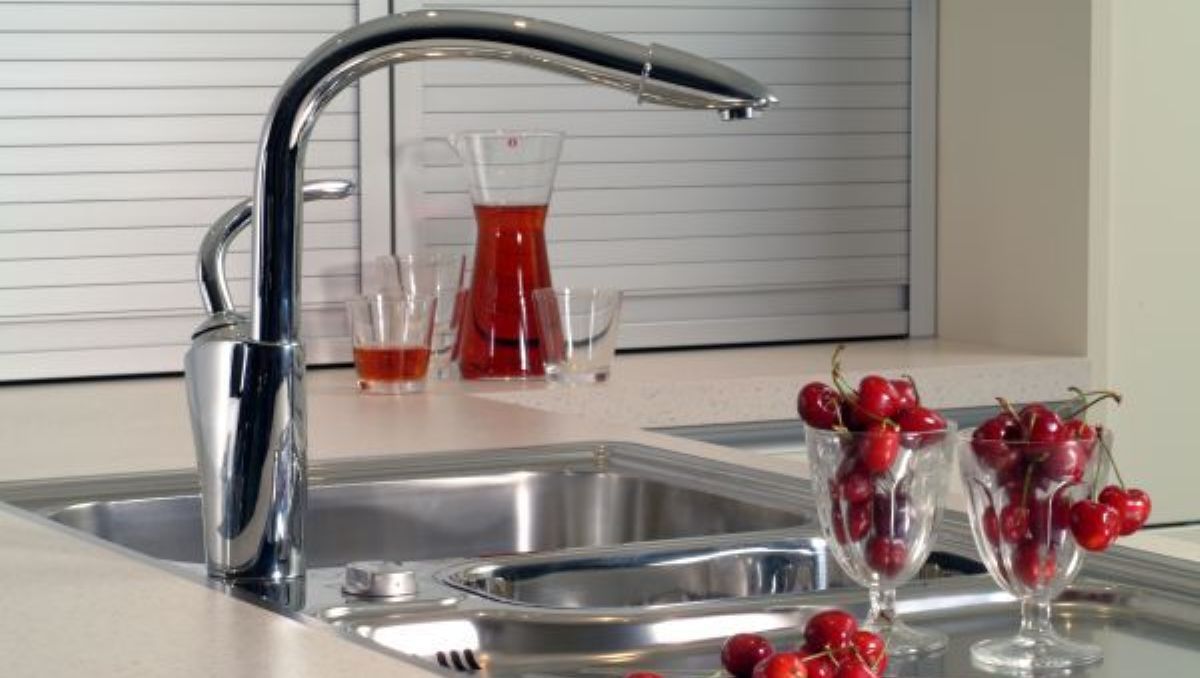 Где в Киеве пропала холодная вода из-за аварий в сети: адреса