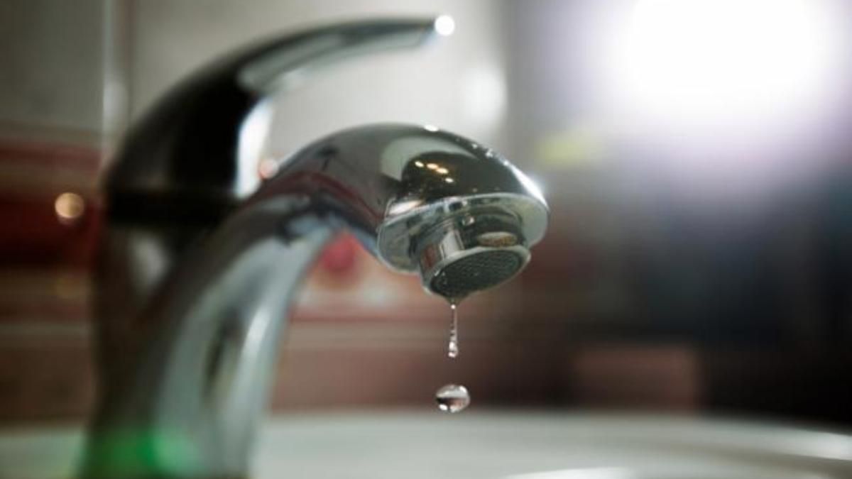 Где в Киеве из-за аварий пропала вода в кранах: список улиц