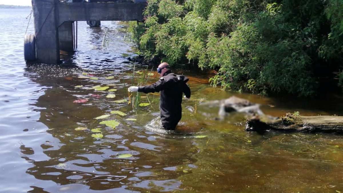 В Киеве из Днепра достали тело человека