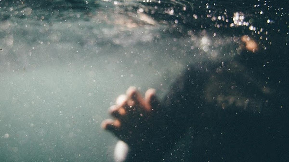 В Киеве из Русановского канала выловили тело человека