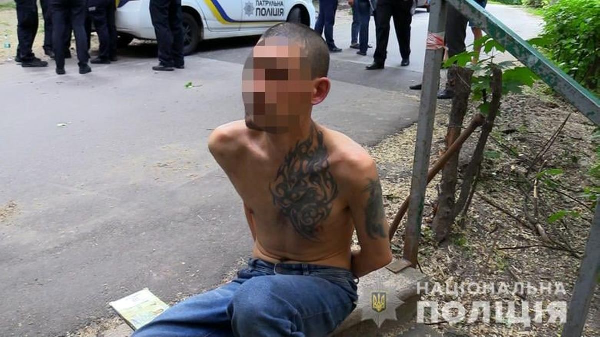 17 ножевых: в Киеве мужчина зарезал хозяйку квартиры, в которой жил