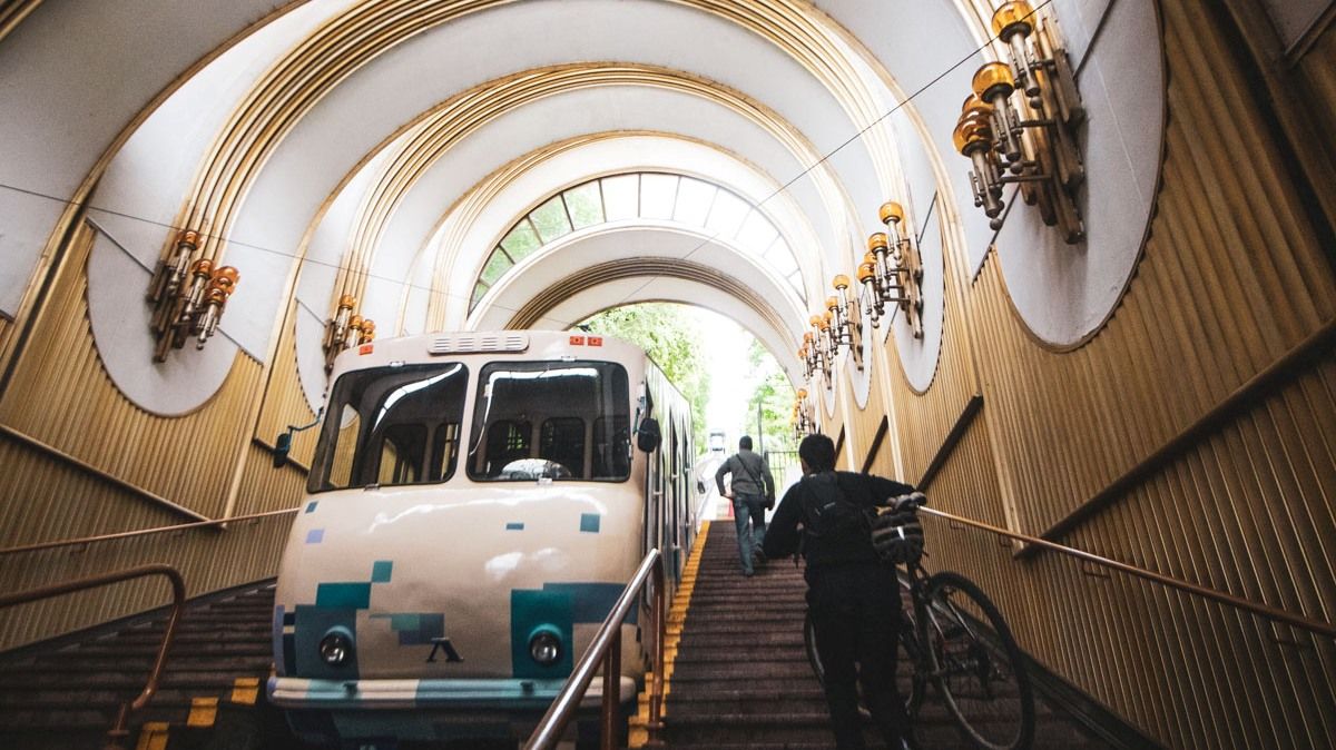 В Киеве закрылся столичный фуникулер: почему и когда восстановит работу