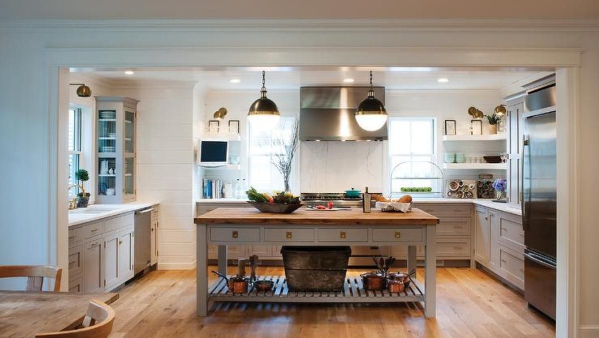 Купить оригинальные люстры на кухню можно в Brille