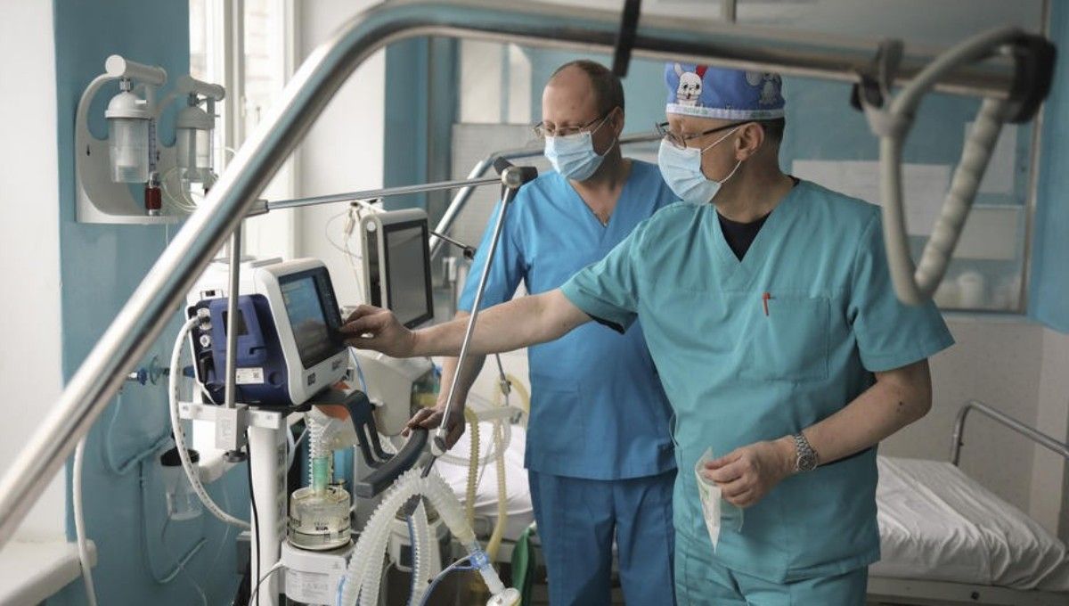 В Украине и Киеве после выходных снизилось количество новых случаев COVID-19: сколько человек заболели