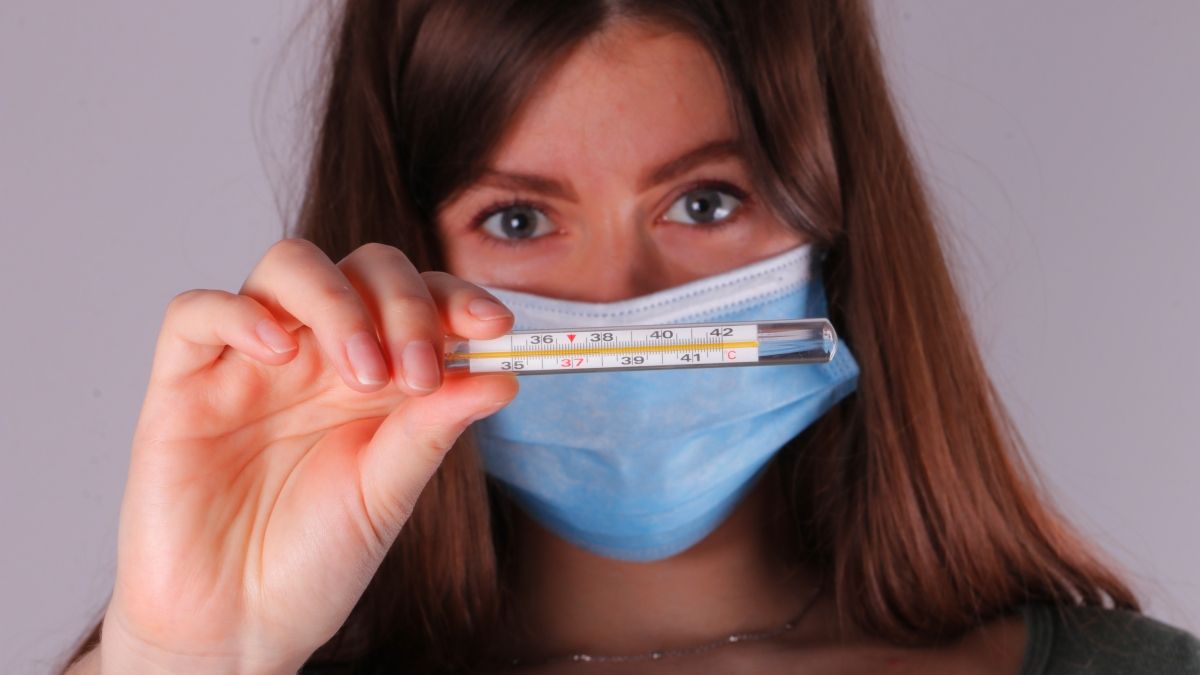 Киев не перестает лидировать по количеству новых случаев COVID-19: сколько человек заболели в Украине