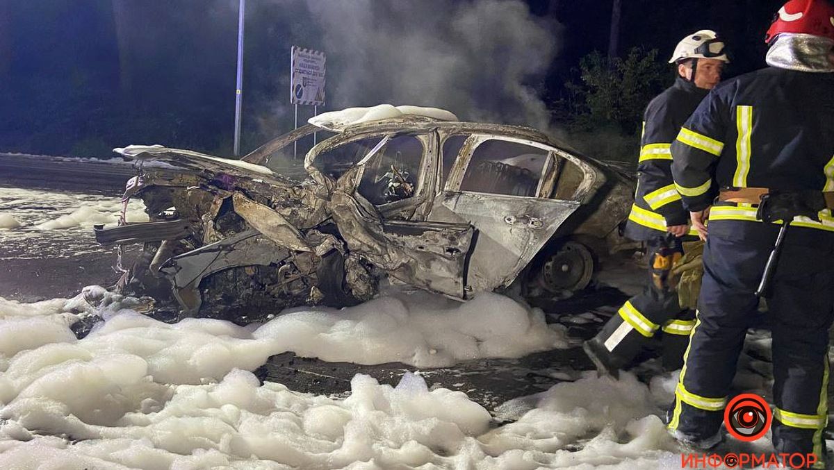 В Киеве столкнулись и Honda и Fiat: в одном из автомобилей заживо сгорел водитель