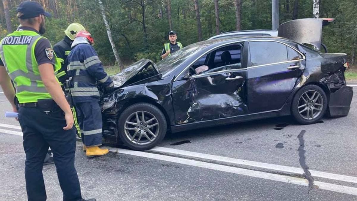 В Киеве столкнулись 8 автомобилей: подробности масштабного ДТП на Столичном шоссе