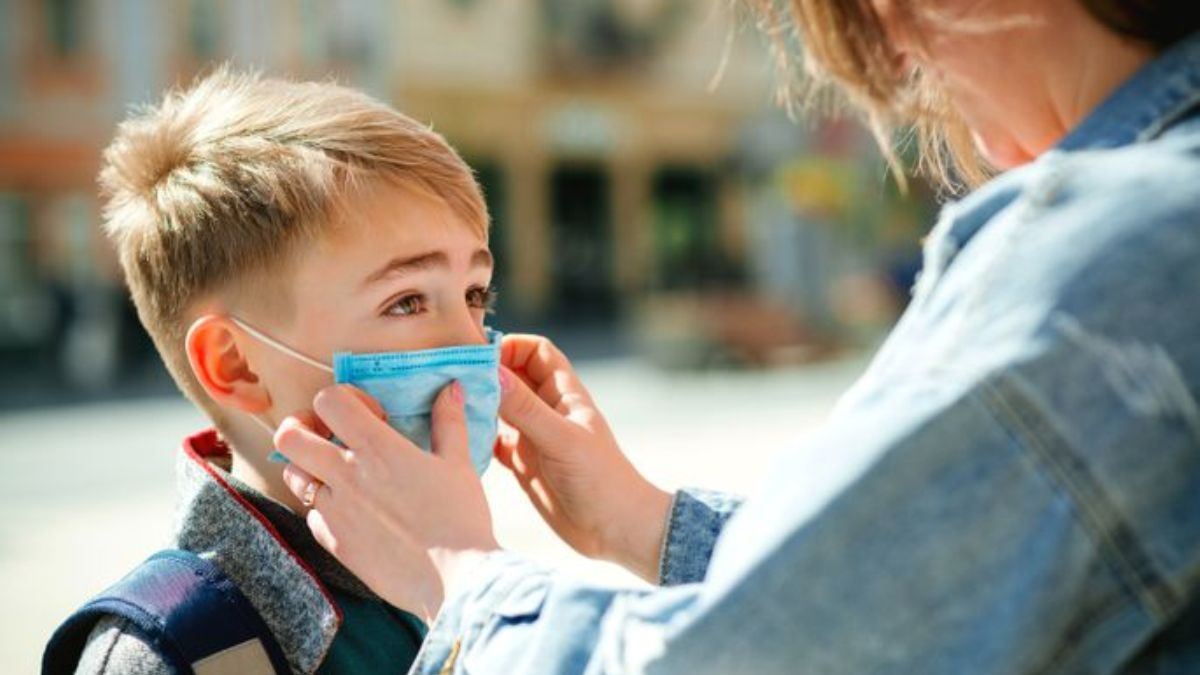 В Украине стремительно растет статистика COVID-19: резко увеличилась заболеваемость среди детей