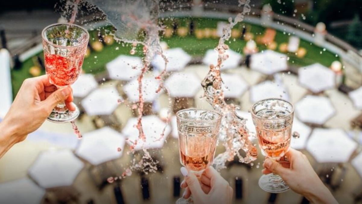 Вечеринка на крыше и демисезонная обувь: «Всі. Свої» проведет новый маркет