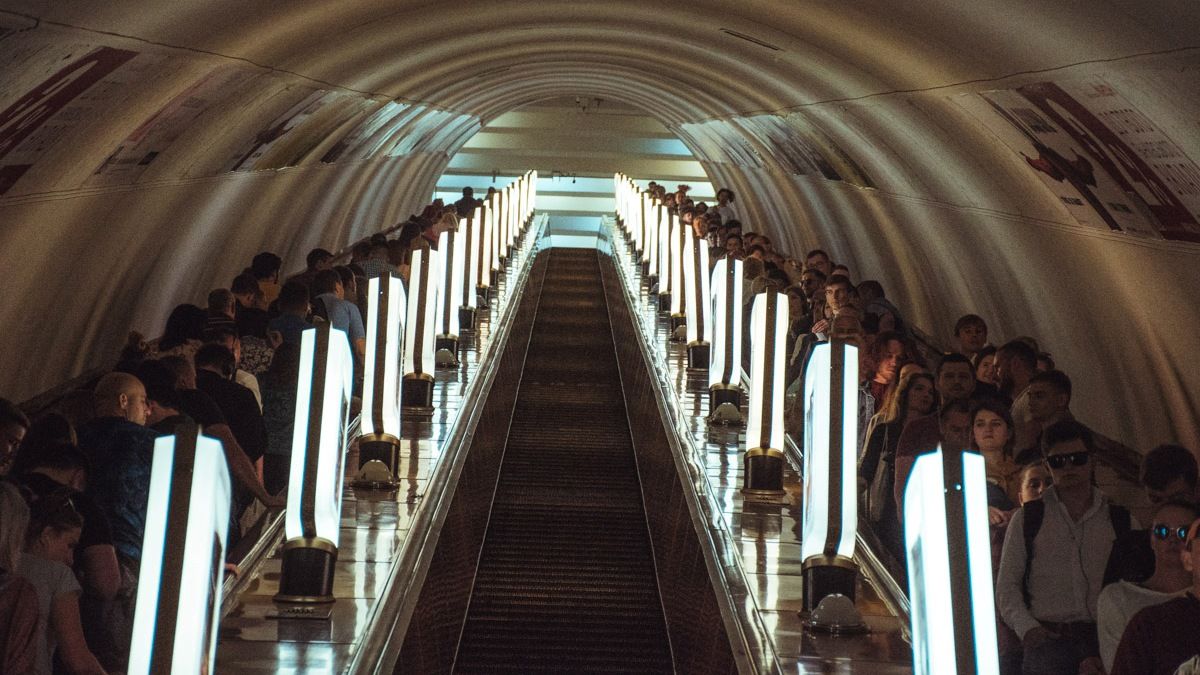 В Киеве ограничивают работу центральных станций метро: причина