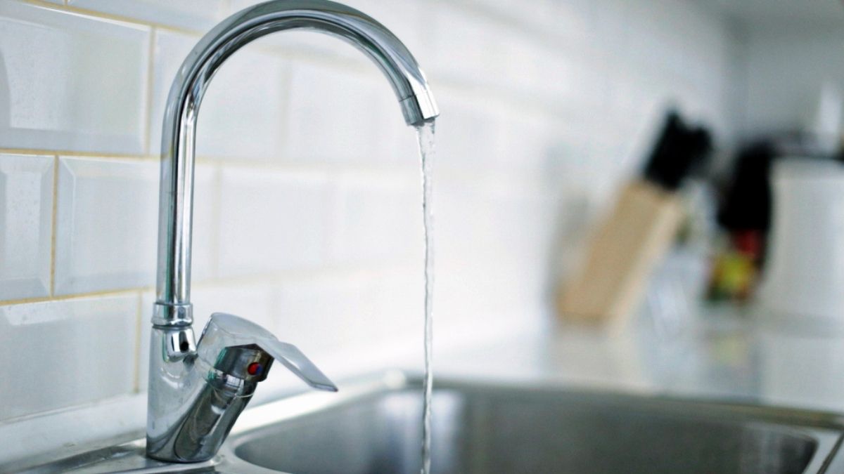 В Киеве на неделе будут отключать воду: где, когда и кому сделать запасы
