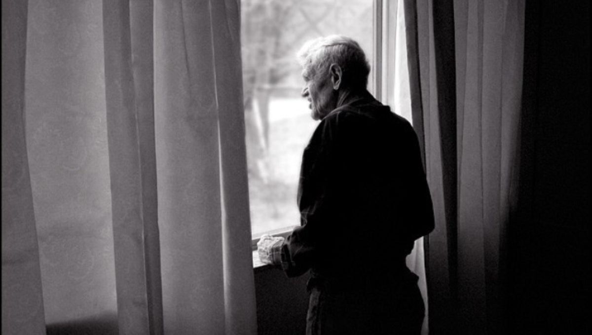 В Киеве женщина издевалась над своим пожилым отцом и не выпускала его из квартиры: ей грозит два года тюрьмы