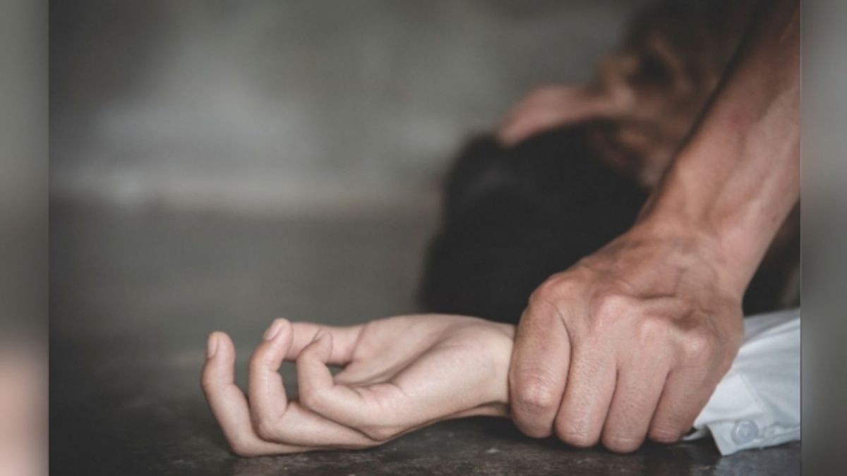 В Киеве мужчина изнасиловал свою 14-летнюю дочь