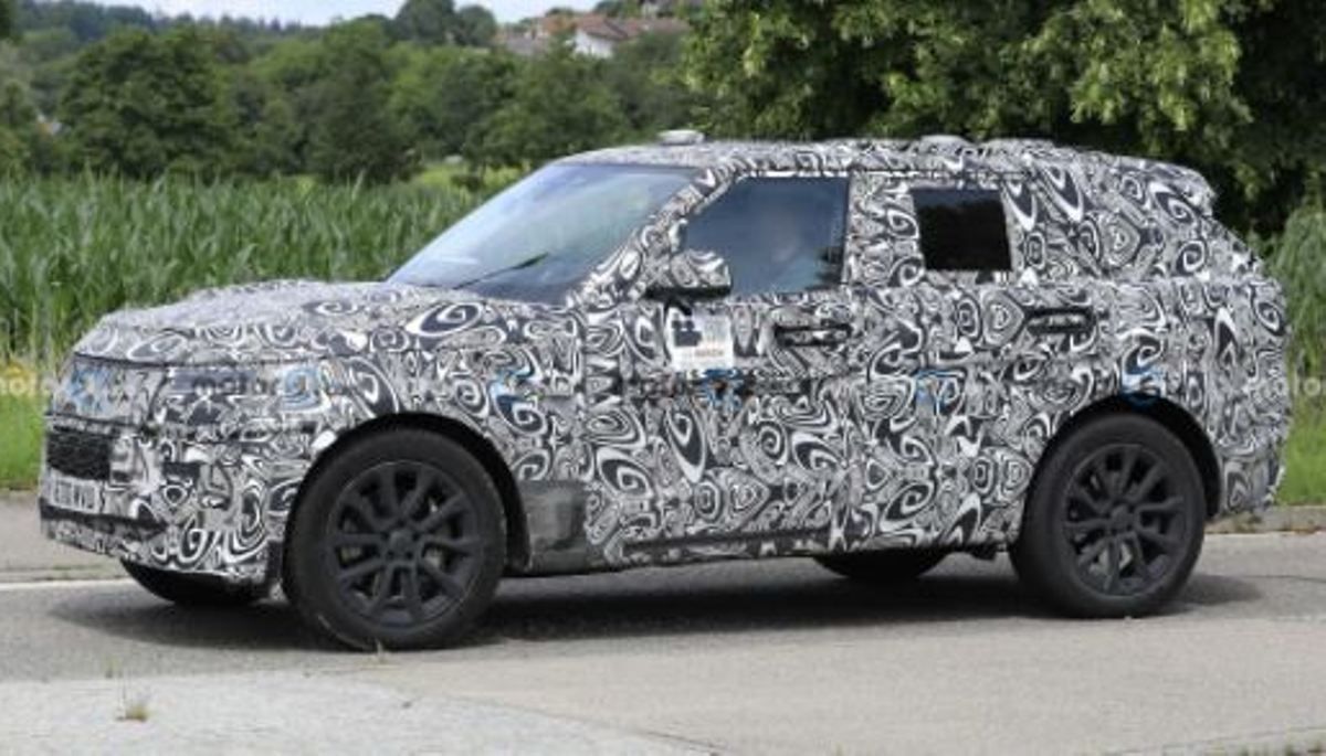 Шпигунські знімки нового покоління Range Rover Sport