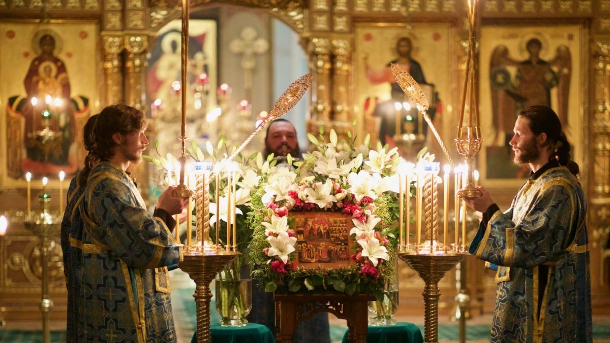 Покров Пресвятой Богородицы 2021: обычаи, традиции и обряды