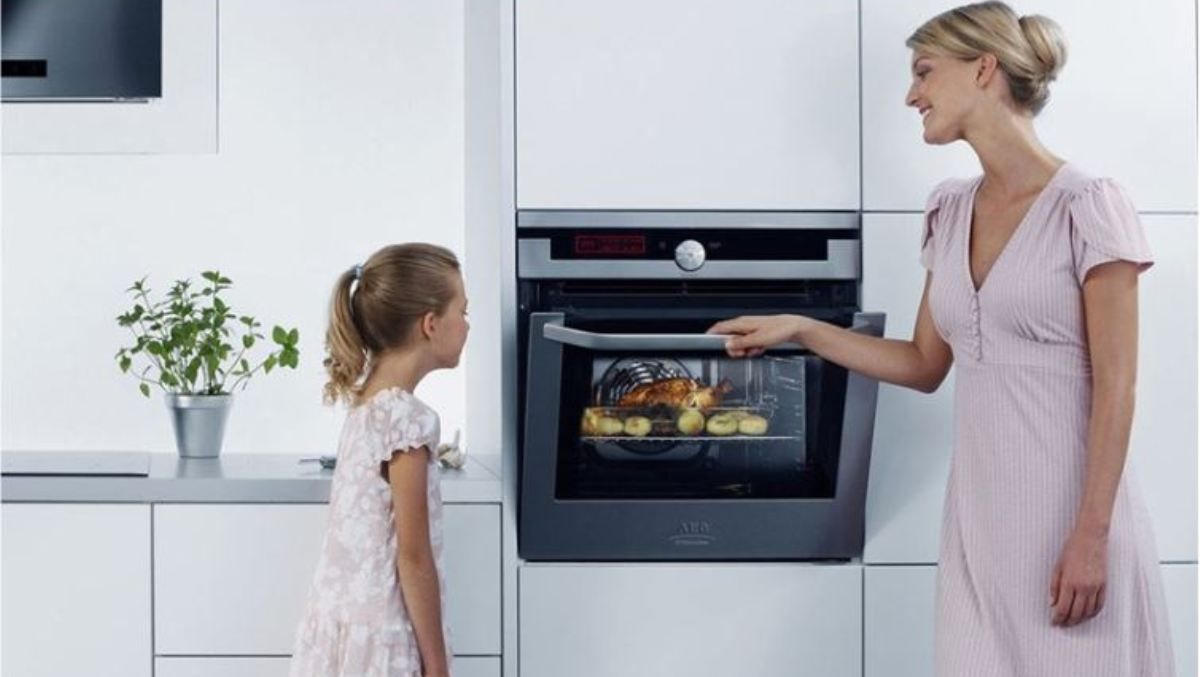 Газовая или электрическая: какую духовку купить в новую квартиру