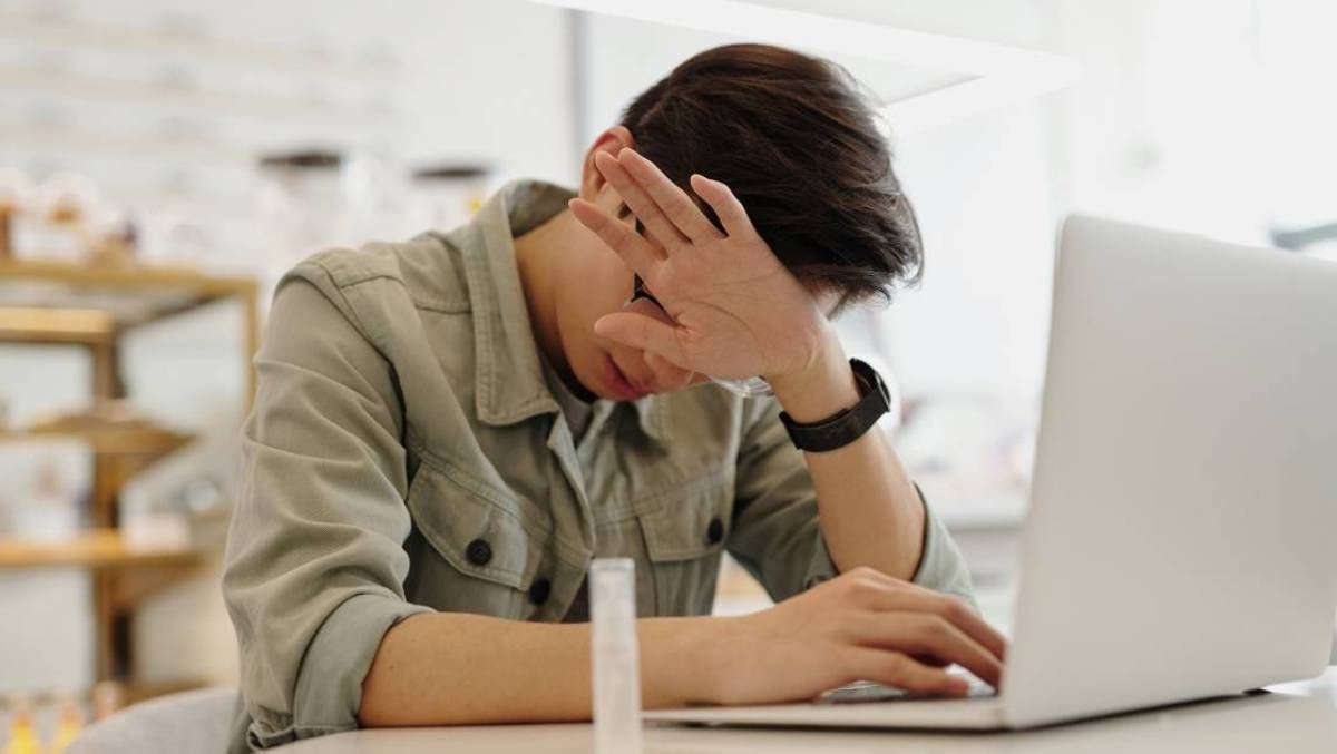 Когда в ноябре Украину накроют магнитные бури: какие дни будут опасными и как пережить метеоудар