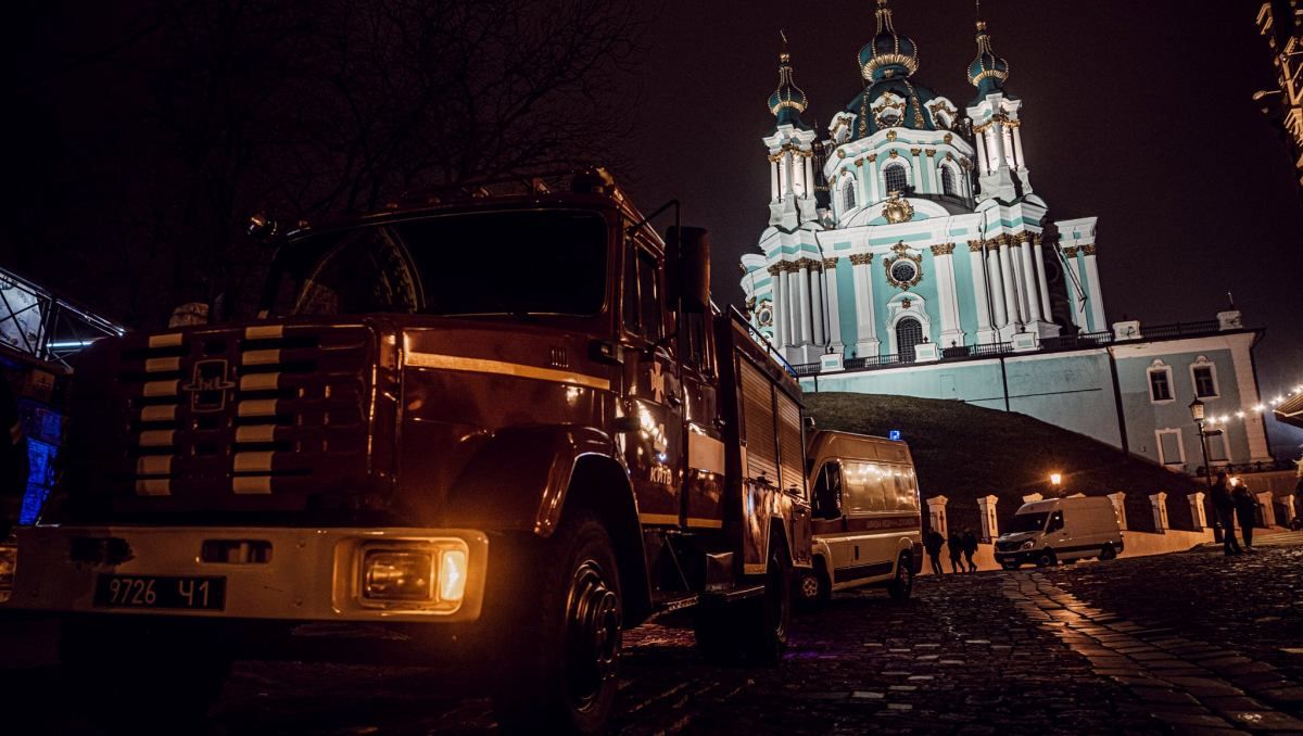 В Киеве на Андреевском спуске горел бар