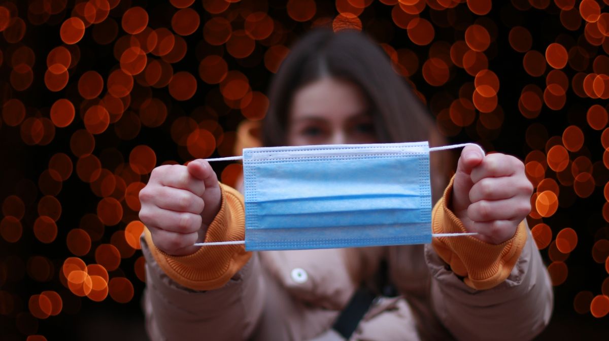 В Киеве за сутки снова почти 2 тысячи новых случаев коронавируса: больше всего в Соломенском районе