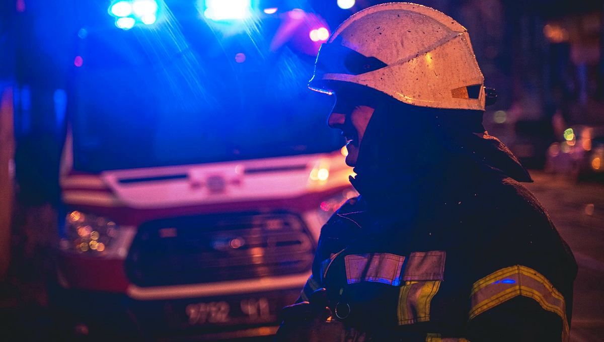 В Шевченковском районе Киева ночью загорелась 4-этажка