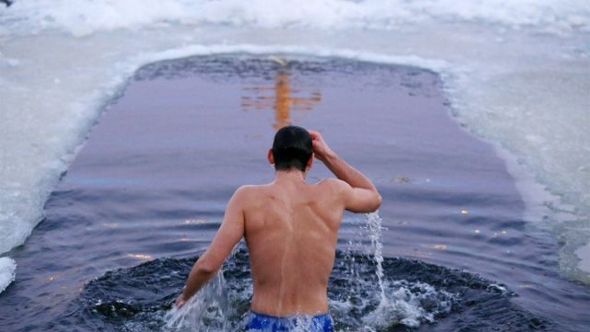 Крещение 2022: красивые поздравления для семьи, коллег и друзей