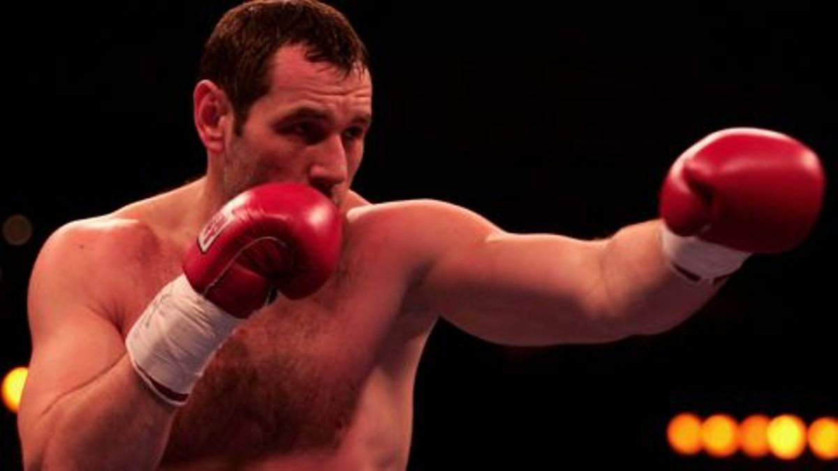 В Киеве нашли повешенным известного украинского боксера