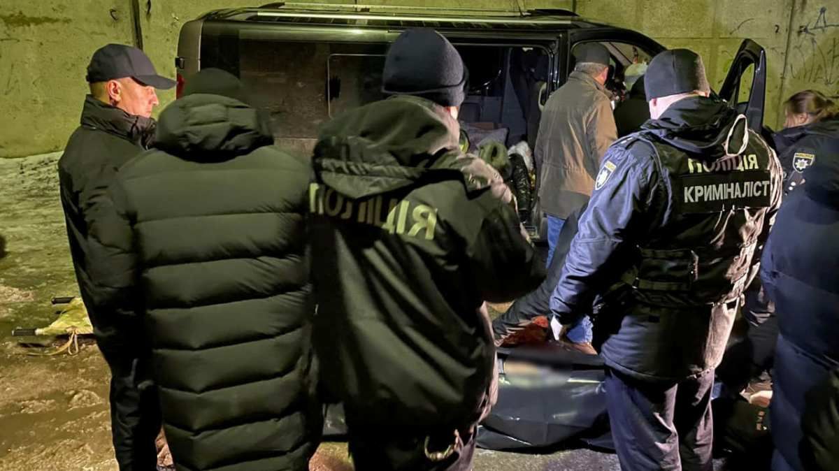 Забил молотком мужа и зарезал жену: под Киевом жестоко убили семейную пару