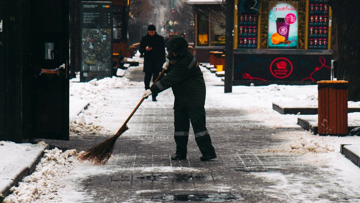 В Киеве из-за непогоды ввели желтый уровень опасности: что нужно знать