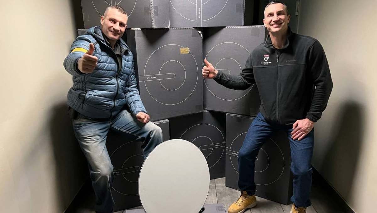 Глобальная спутниковая система Starlink уже в Киеве: Кличко опубликовал фото