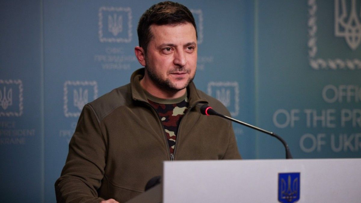 Зеленский присвоил Гостомелю звание Города-героя