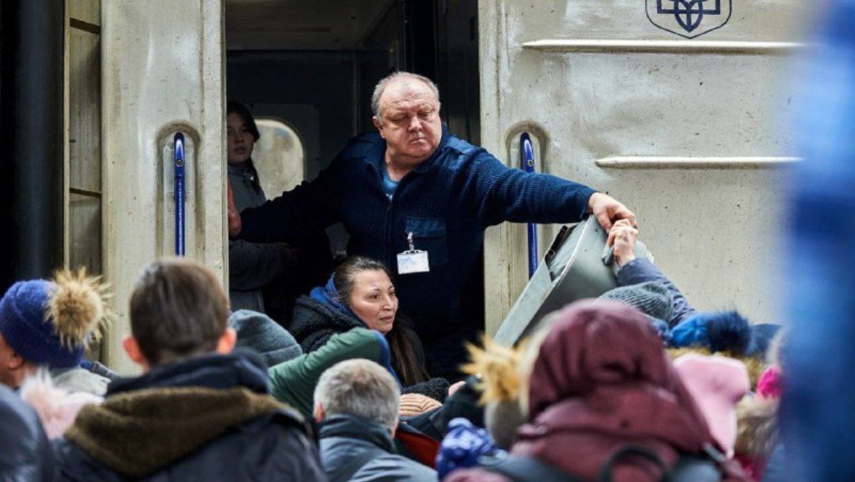 Укрзалізниця добавила дополнительные рейсы эвакуационных поездов из городов с большим потоком: куда уехать из Киева