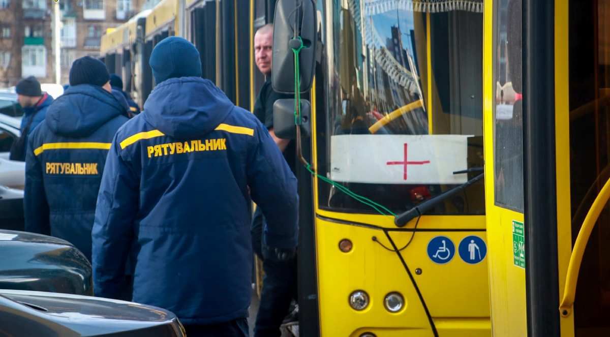 Гуманитарные коридоры 14 марта: откуда будут вывозить людей в Киевской области