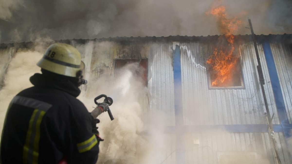 В Киеве под обстрелы попали Святошинский и Шевченковский районы: что пострадало