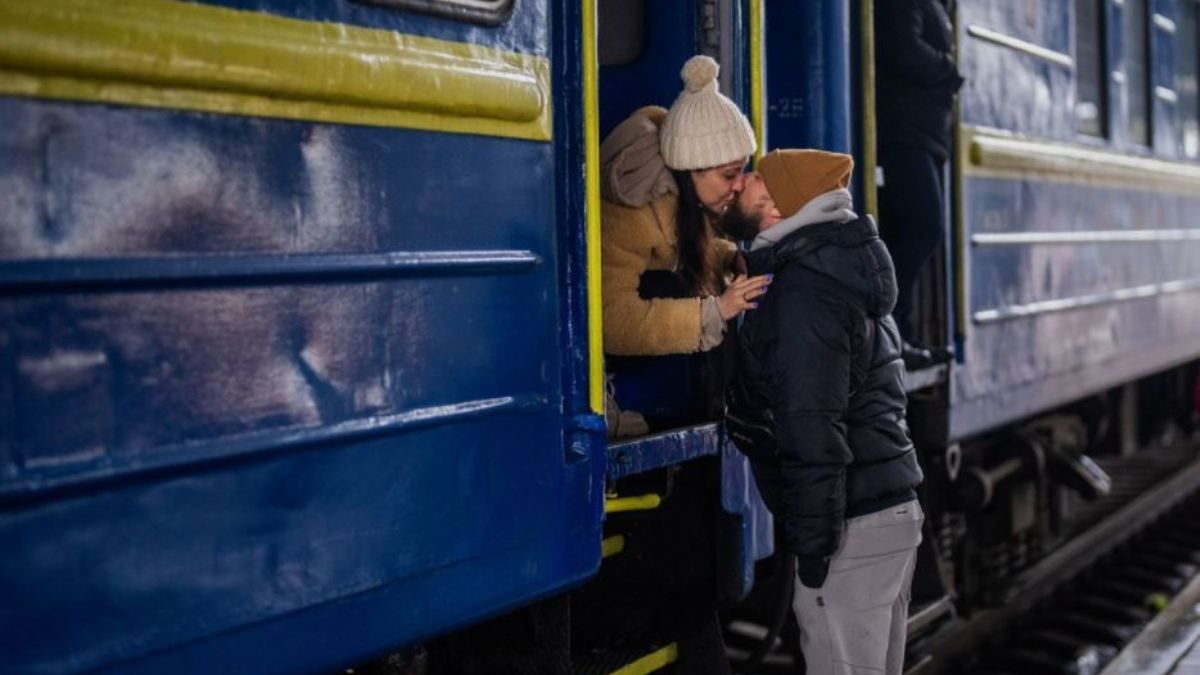 Сколько человек удалось эвакуировать из Киева поездом