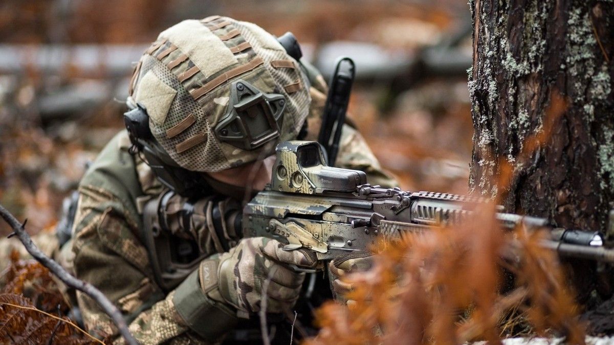 Теперь без бронетехники и ракет: как Нацгвардия отработала позиции врага под Киевом